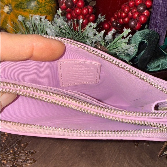 Coach double zip Light purple Leather Wristlet - Picture 6 of 14